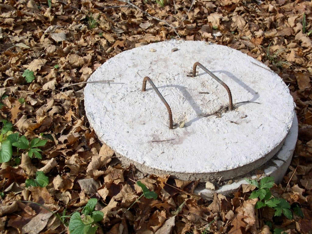 septic system cement cover with handles